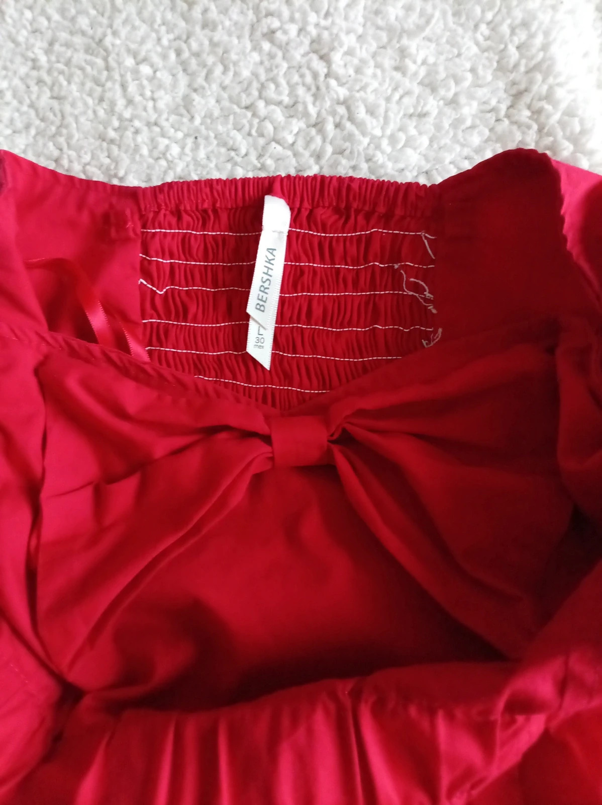 Vestido rojo palabra de honor con lazo - Bershka - Talla L – Bershka – taille L / 40 / 12 4