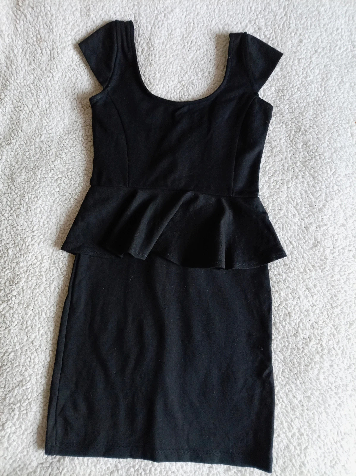 Vestido negro tipo peplumtalla S Stradivarius – Stradivarius – taille S / 36 / 8 2