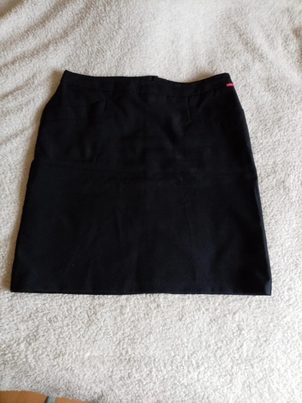 Falda negra talla 42 Velilla con bolsillos
