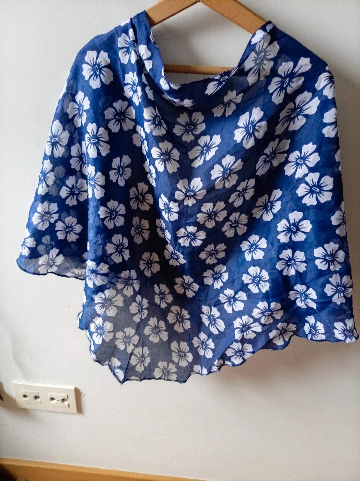 Pañuelo Azul Flores Fular • Foulard Bleu Fleurs • Floral Scarf Blue – Made In Spain 2