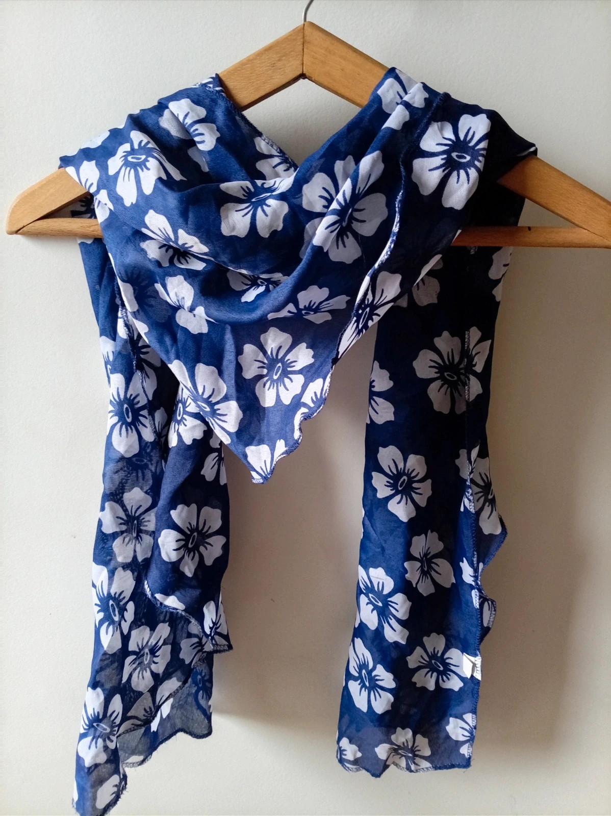 Pañuelo Azul Flores Fular • Foulard Bleu Fleurs • Floral Scarf Blue