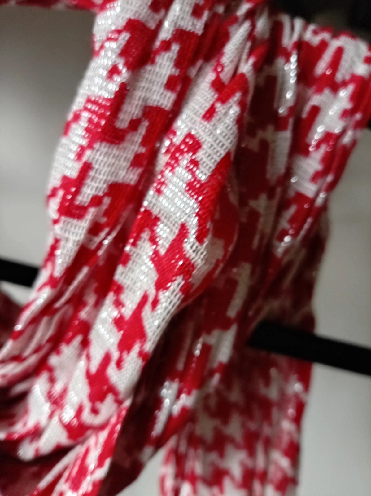 Fular Pata de Gallo Rojo Brillos Plata Foulard Pied de Poule Rouge Argent Houndstooth Scarf Lurex – Accessorize 2