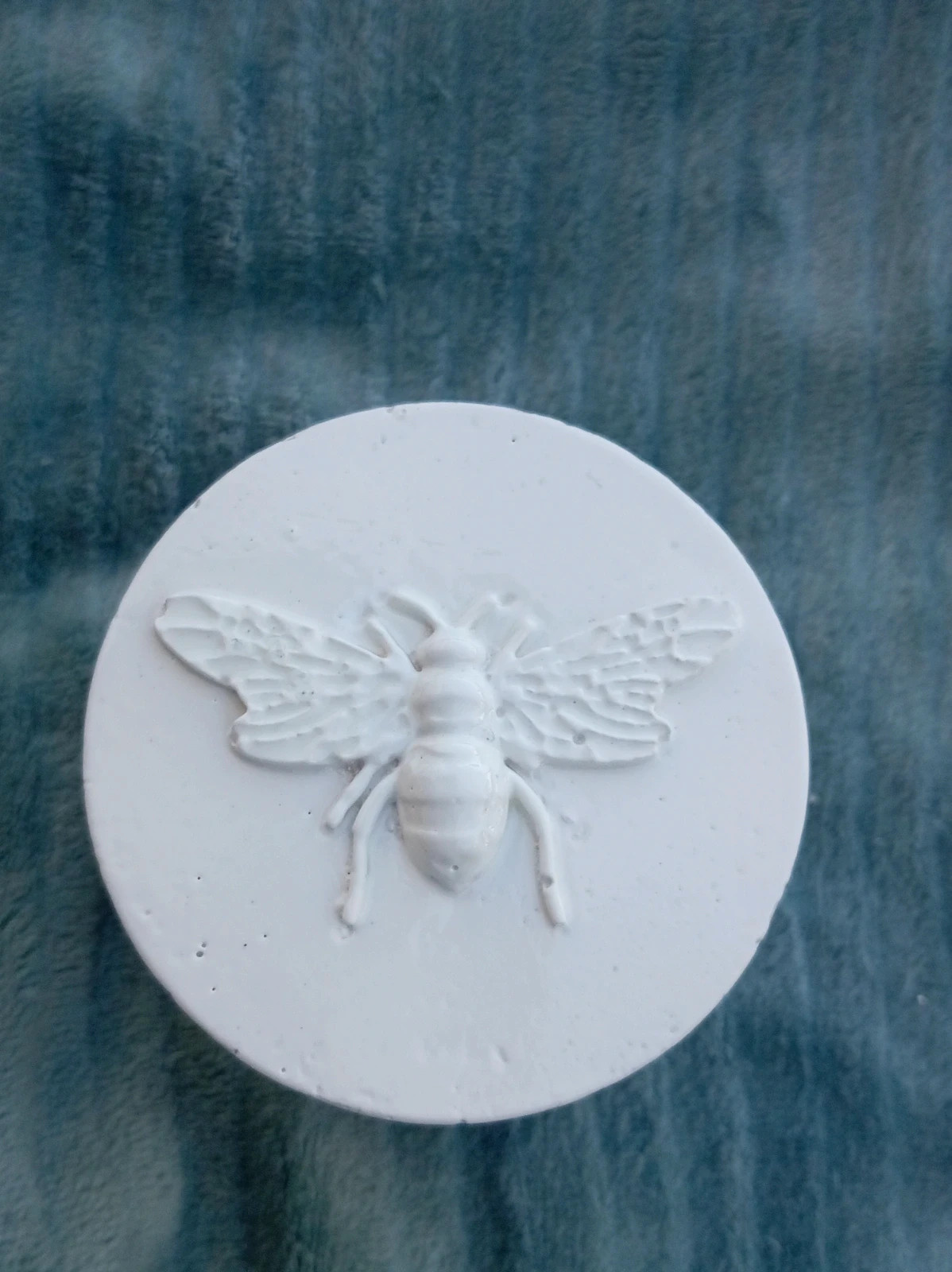 Caja abeja multiusos – Mano 2