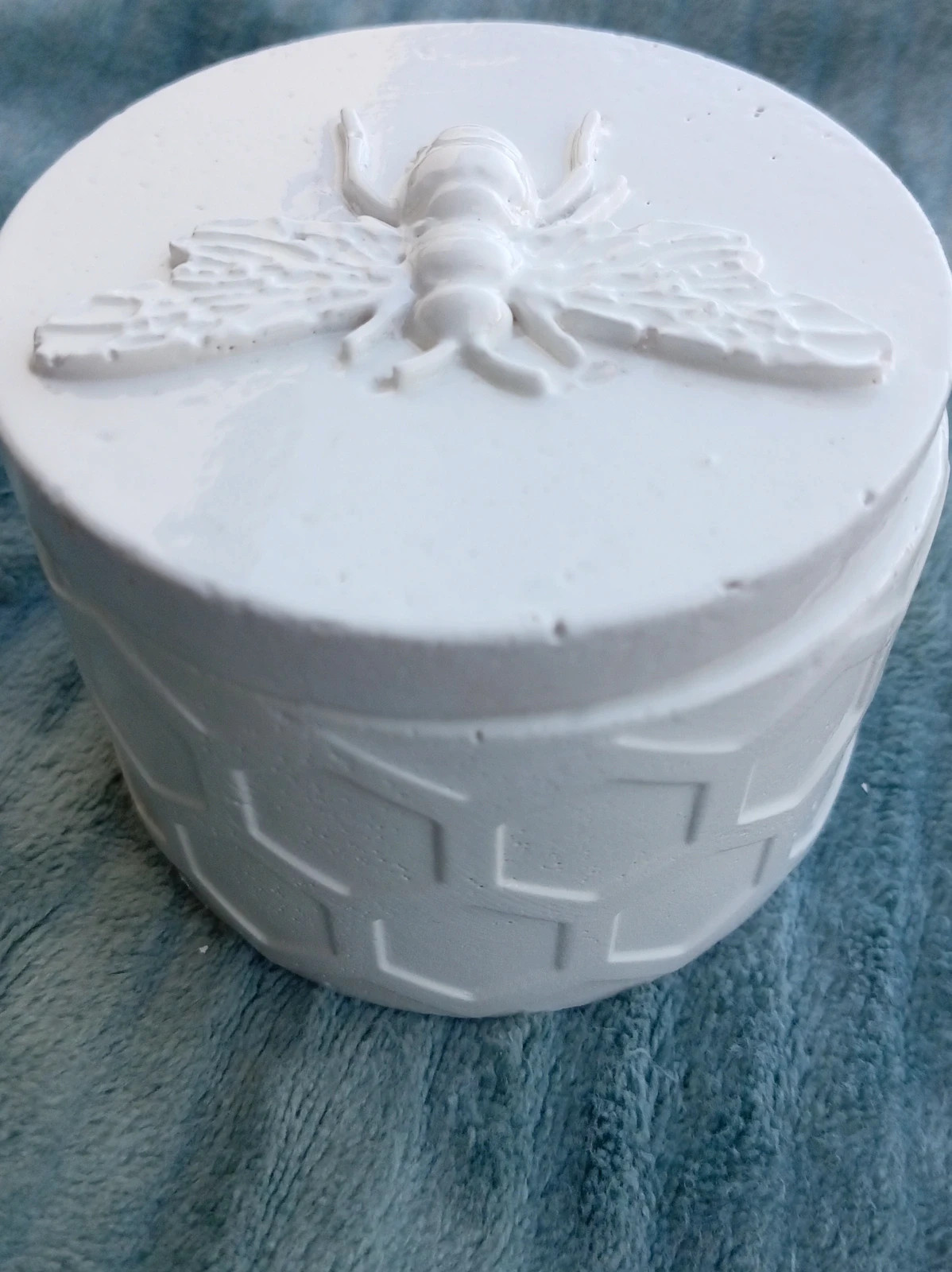 Caja abeja multiusos – Mano 4