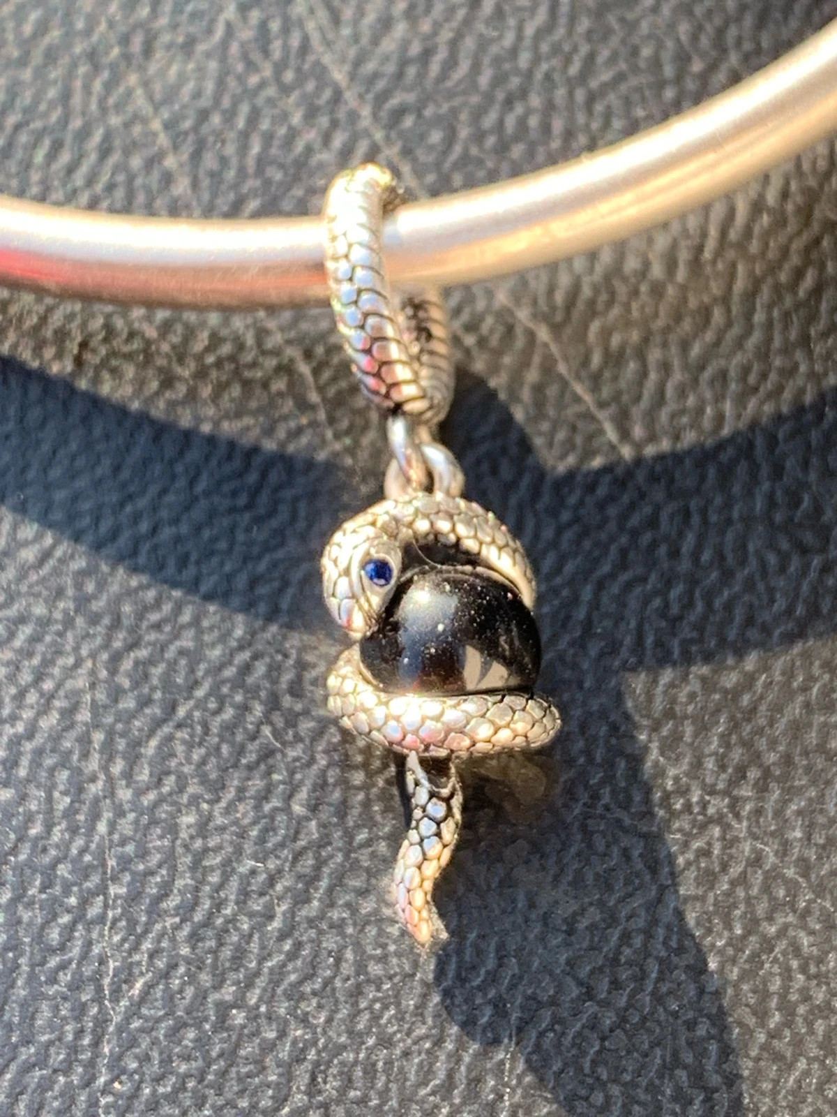 Charm o colgante serpiente plata 3