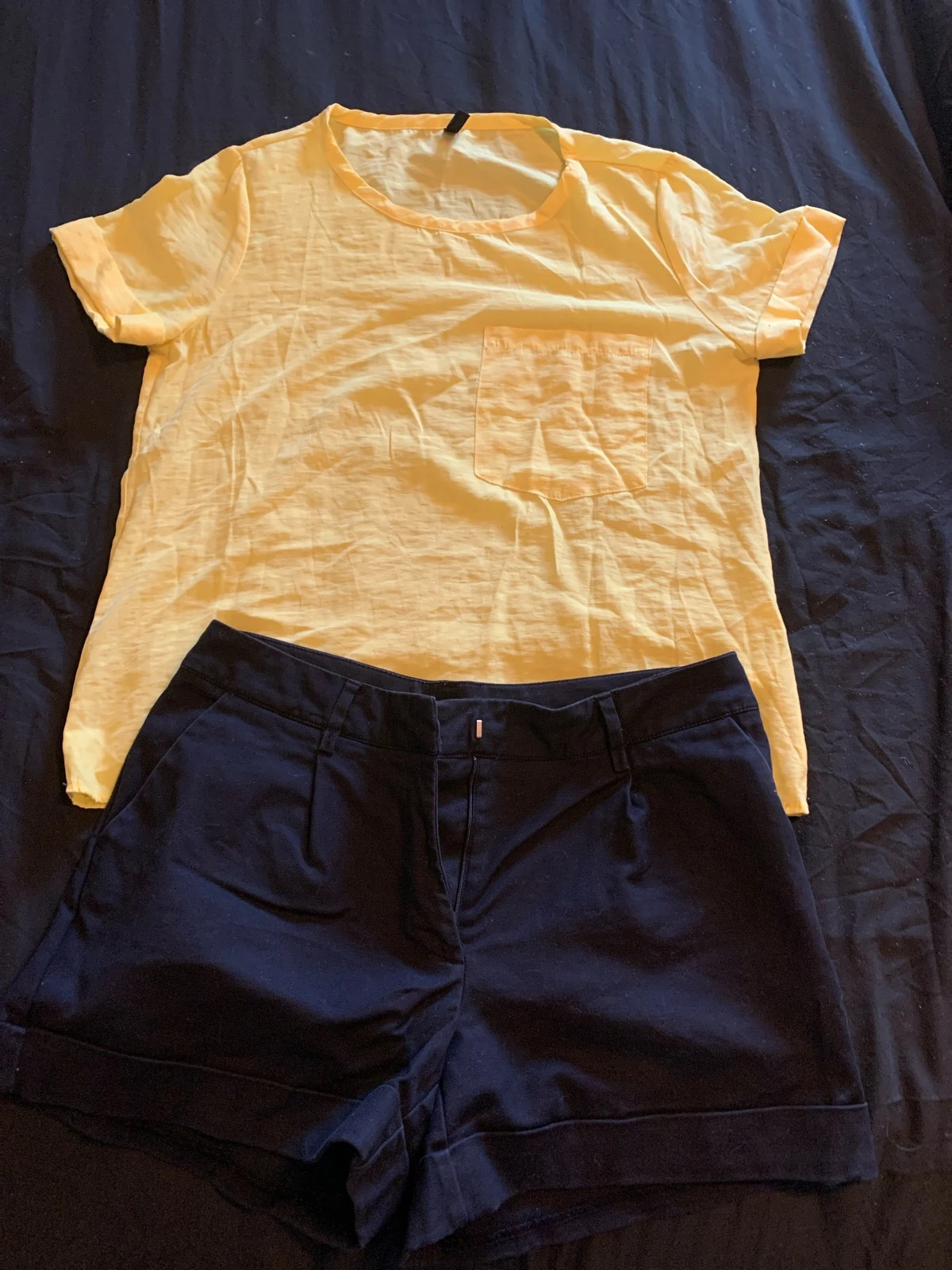 Conjunto pantalón corto y camiseta amarilla – H&M – taille L / 40 / 12 2