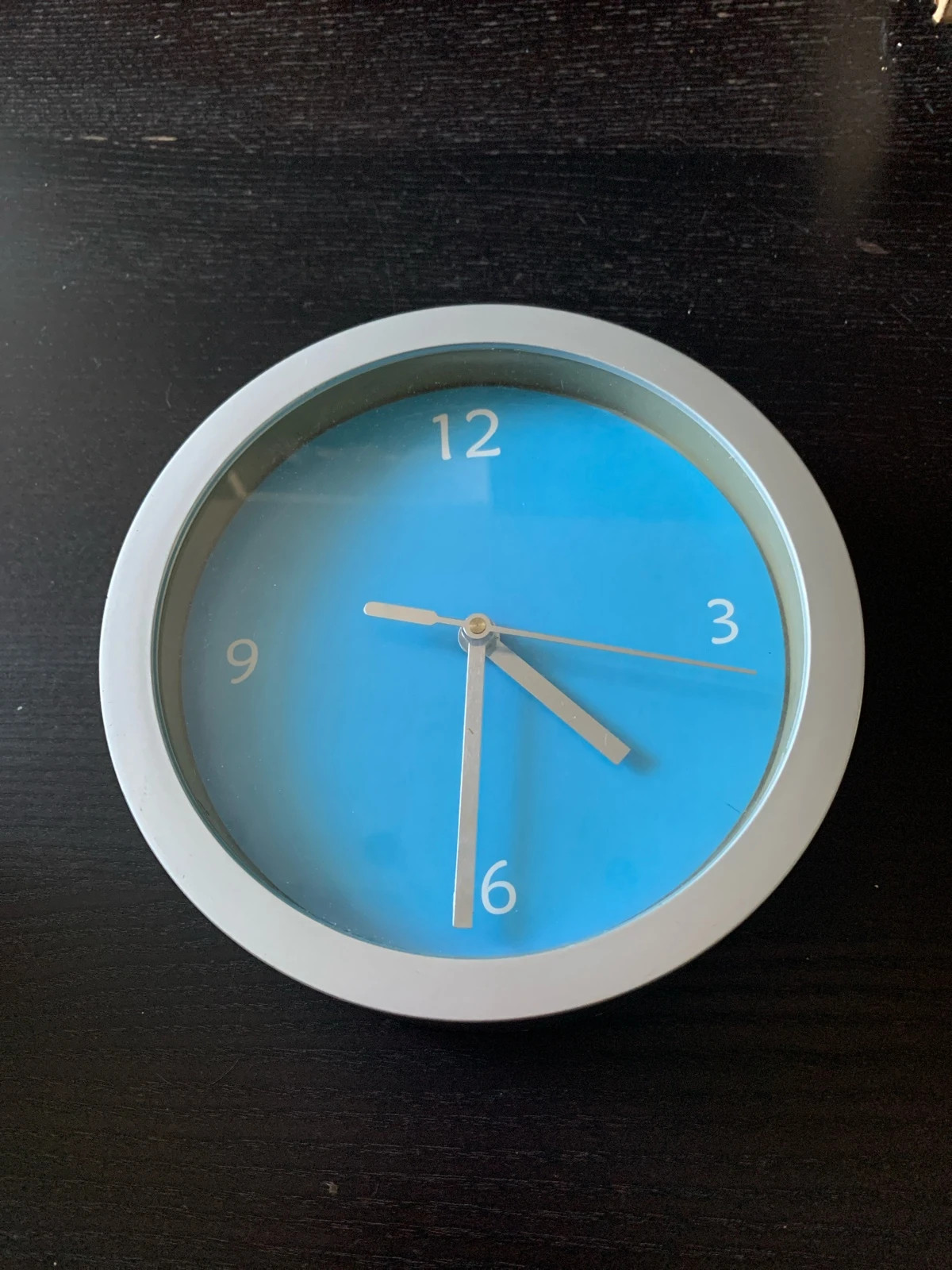 Reloj de pared azul – JUINSA