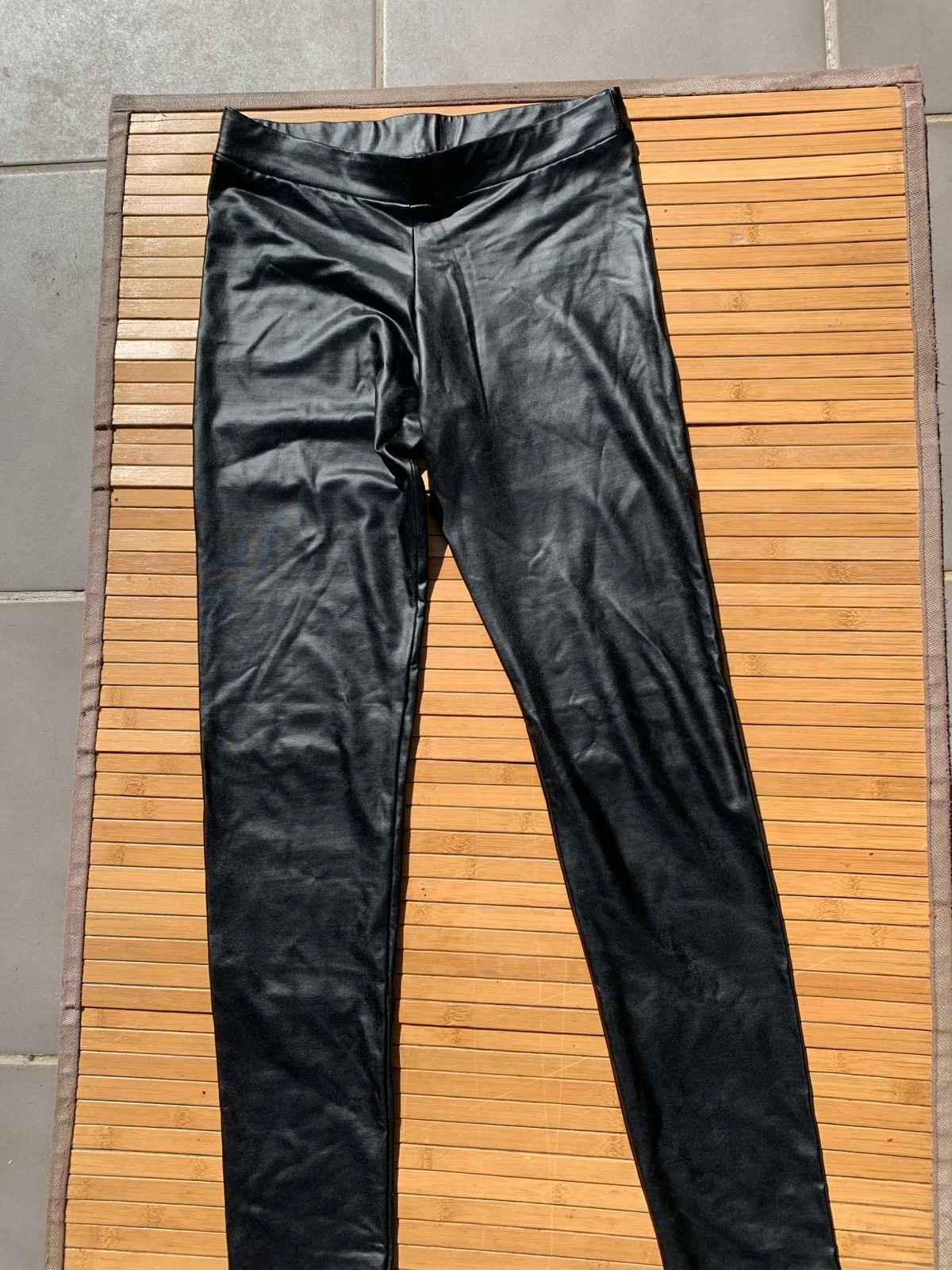 Pantalón tipo cuero – taille S / 36 / 8
