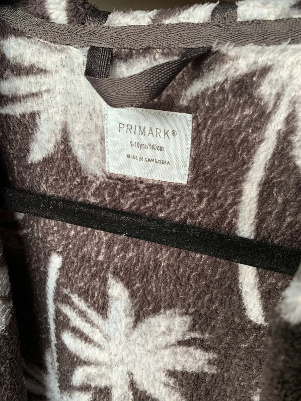 Bata invierno palmeras – Primark – taille 10 ans / 140 cm 2
