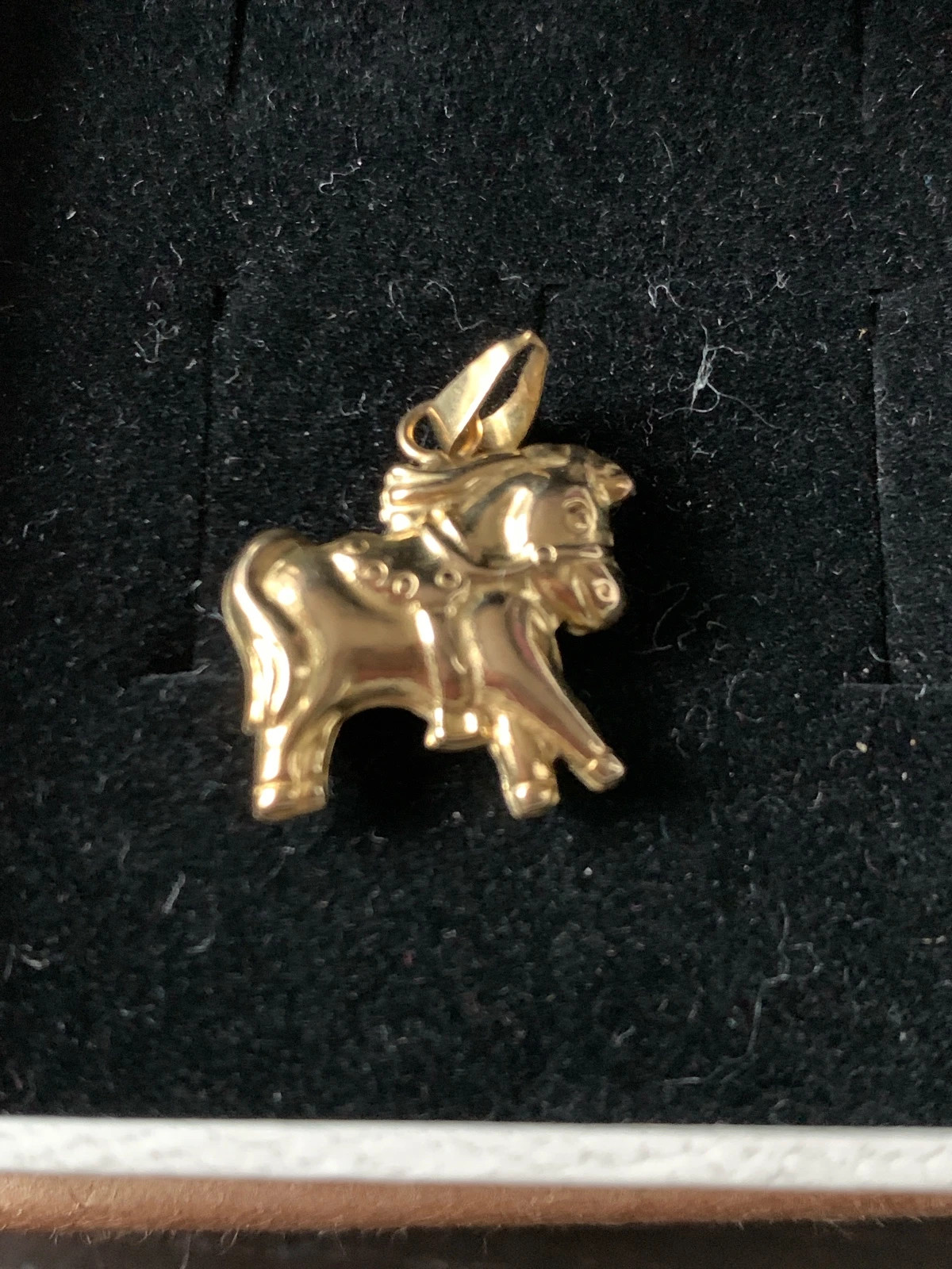 Colgante caballo dorado 3