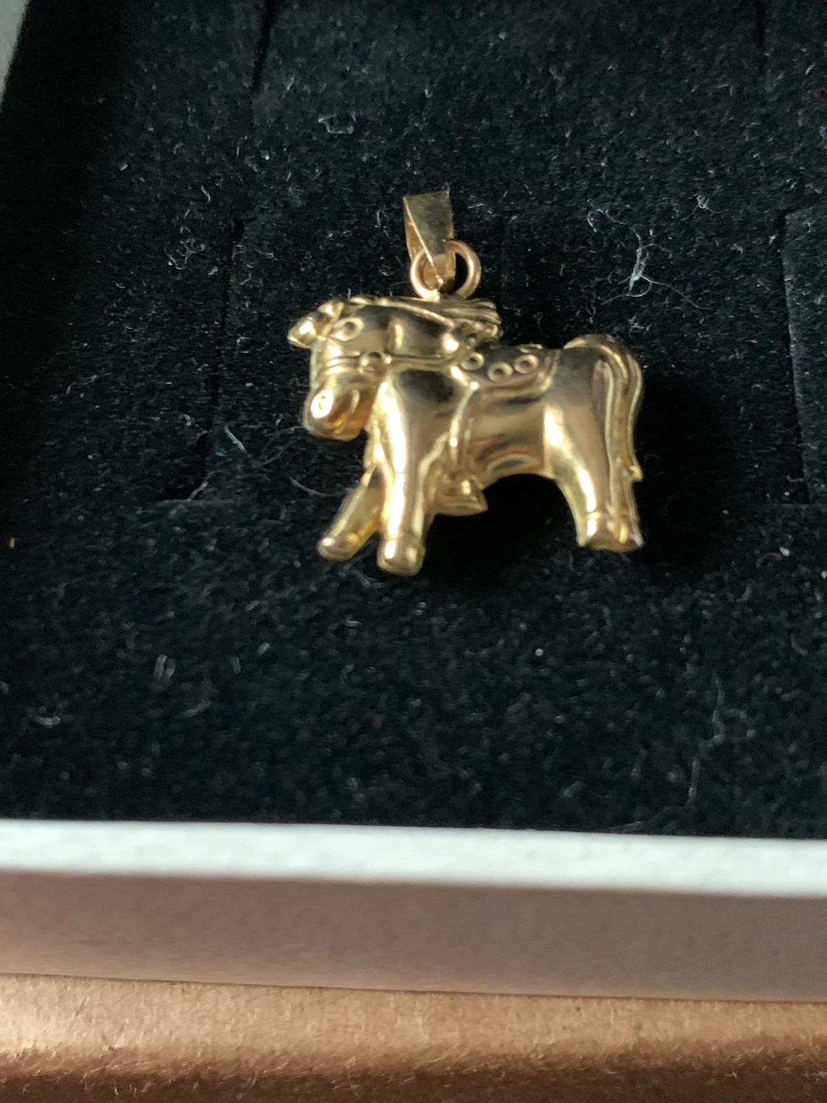 Colgante caballo dorado 2