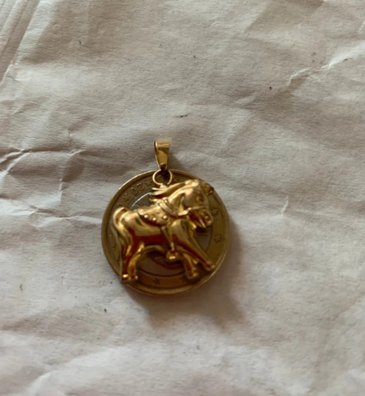Colgante caballo dorado 4