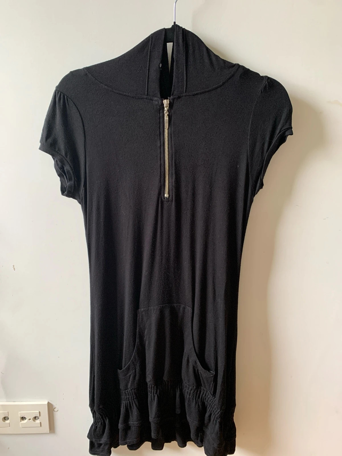 Vestido negro con capucha T.M – Ela – taille M / 38 / 10