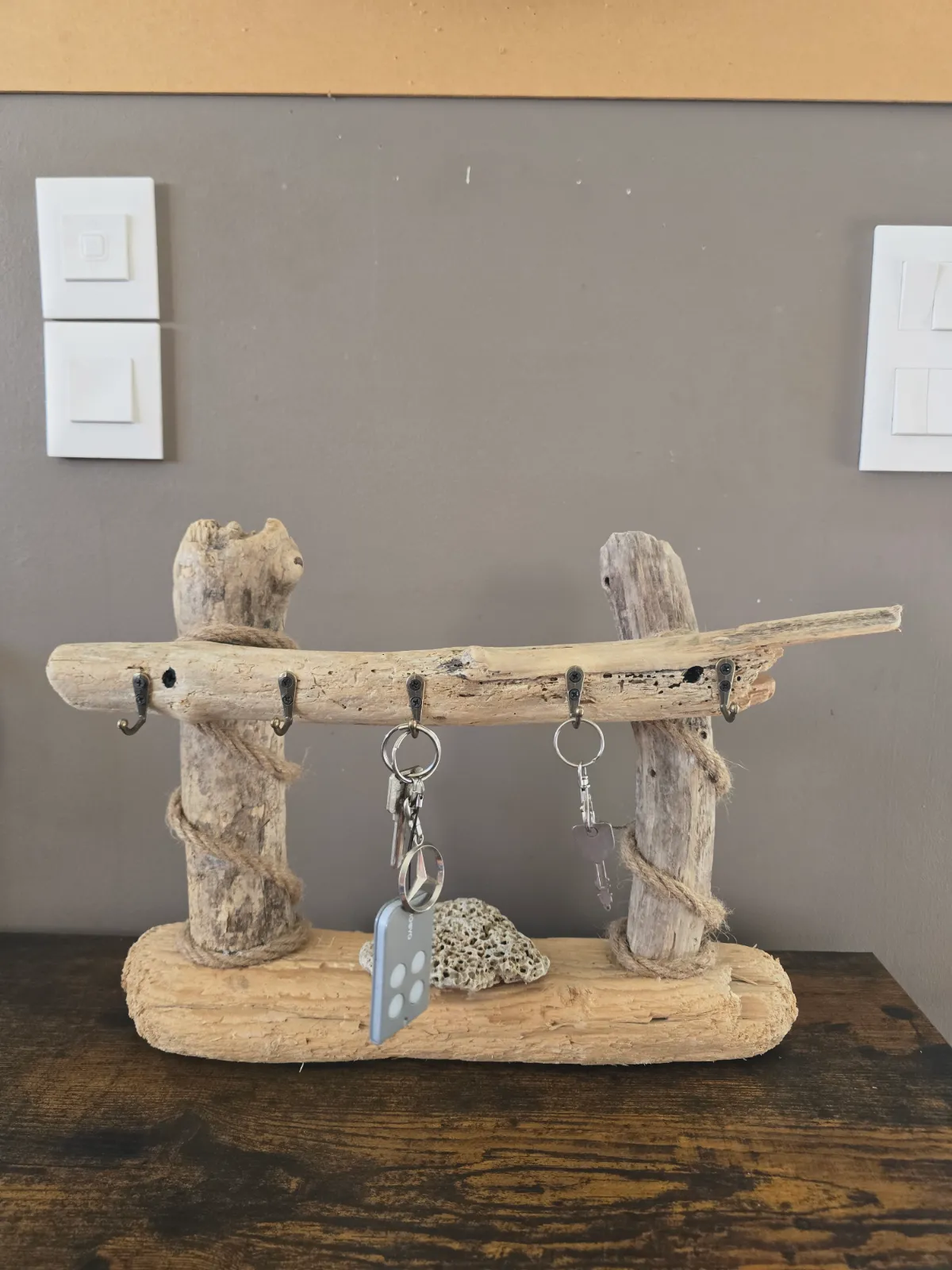 Porte clé en bois flotté  – Sans marque 2