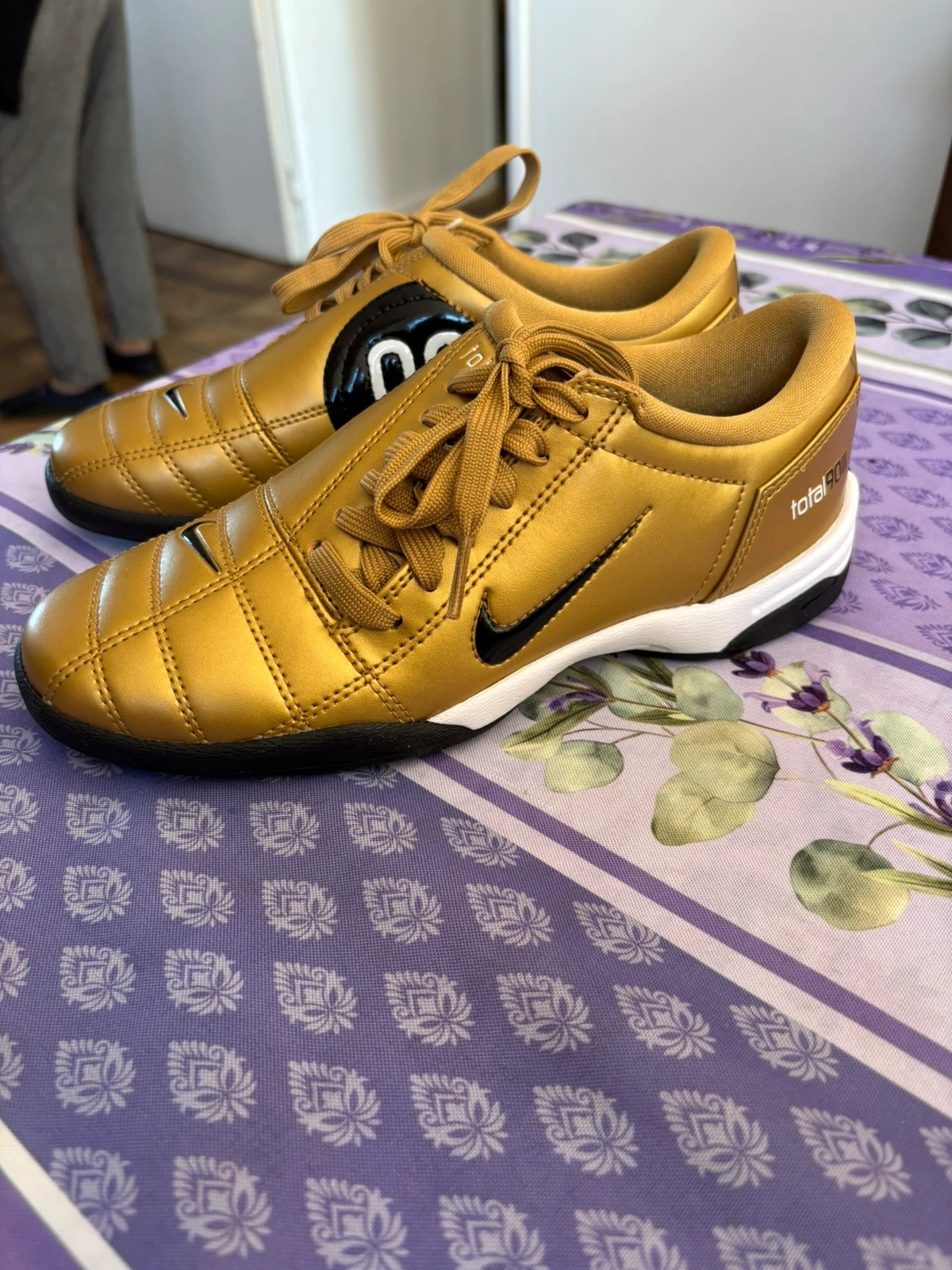 Baskets Total 90 III dorées – Nike – taille Autre 5