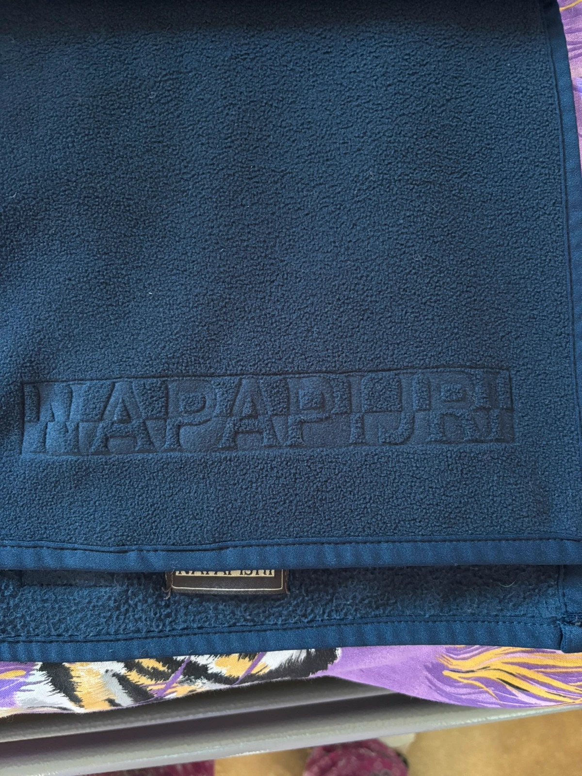 Écharpe polaire brodée – Napapijri 2
