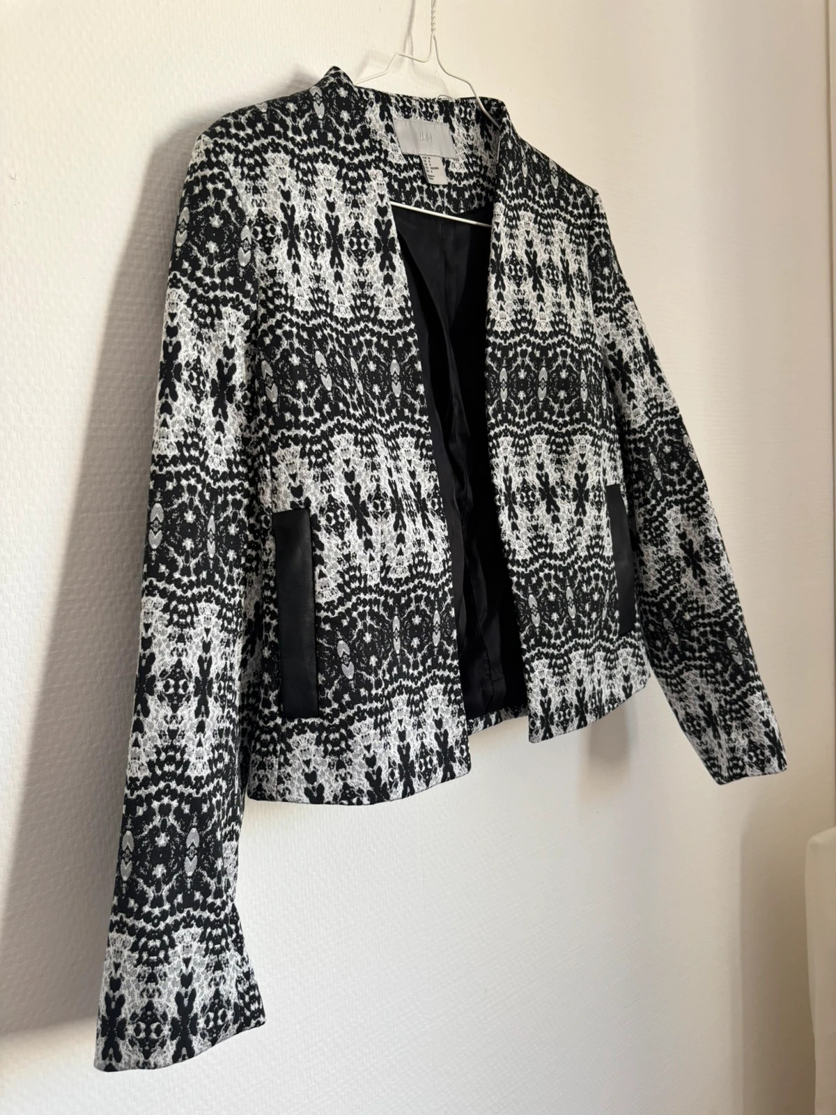 Veste graphique chic – H&M – taille M / 38 / 10 2