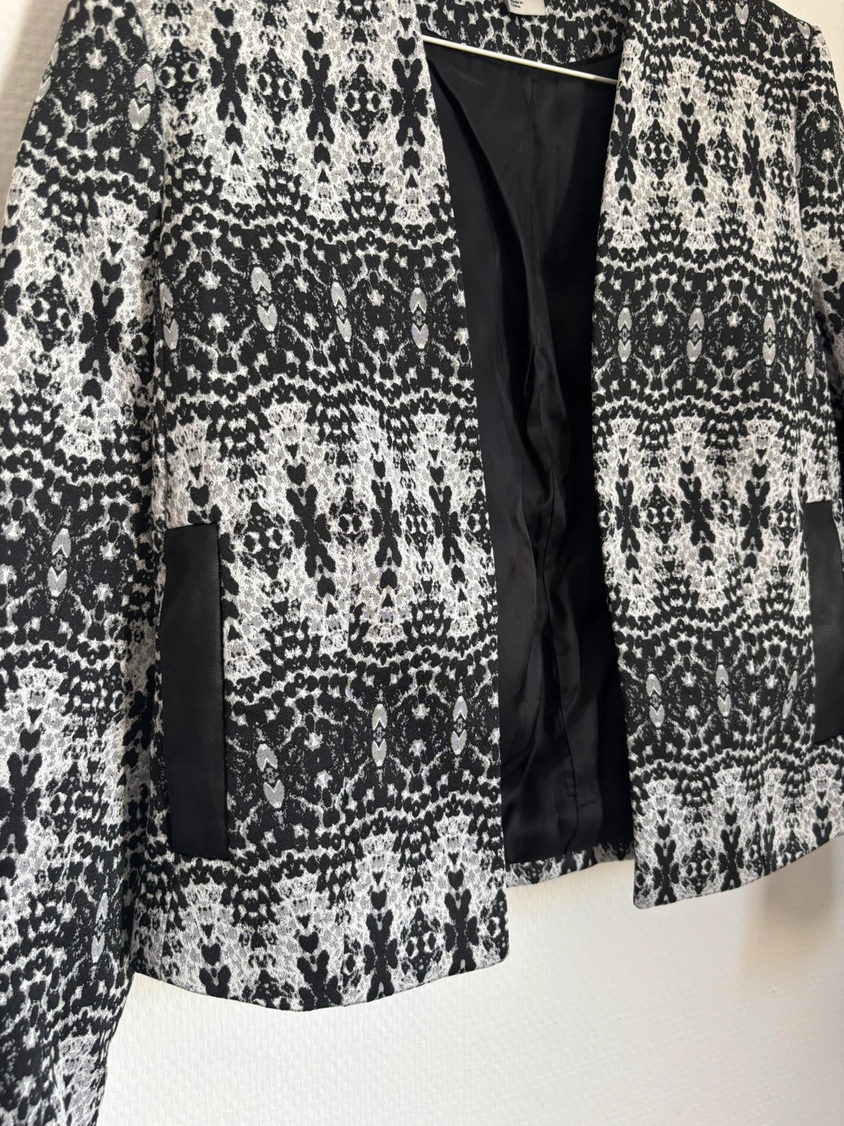 Veste graphique chic – H&M – taille M / 38 / 10 3