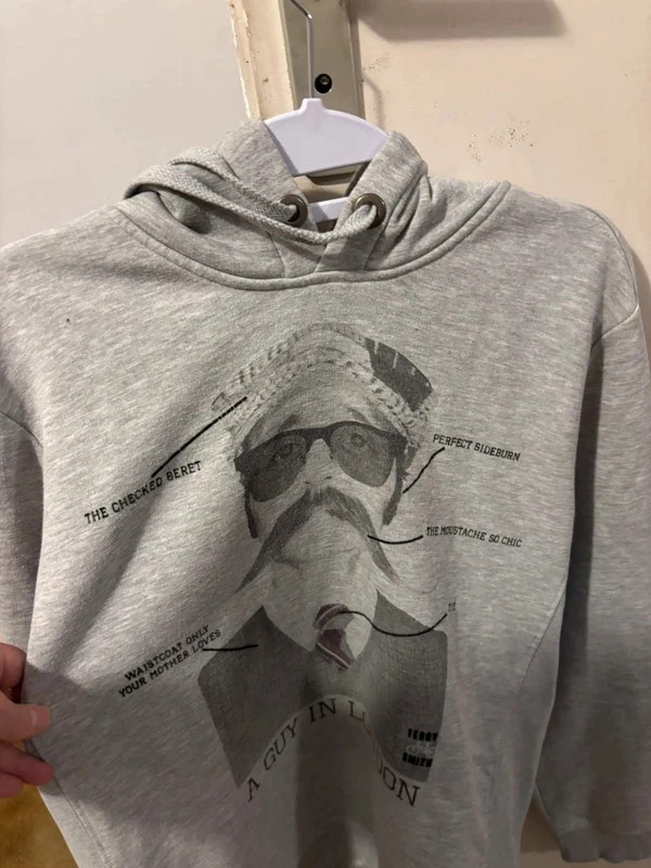. Titre : Sweat à capuche esprit rétro – Teddy Smith – taille M / 38 / 10 2
