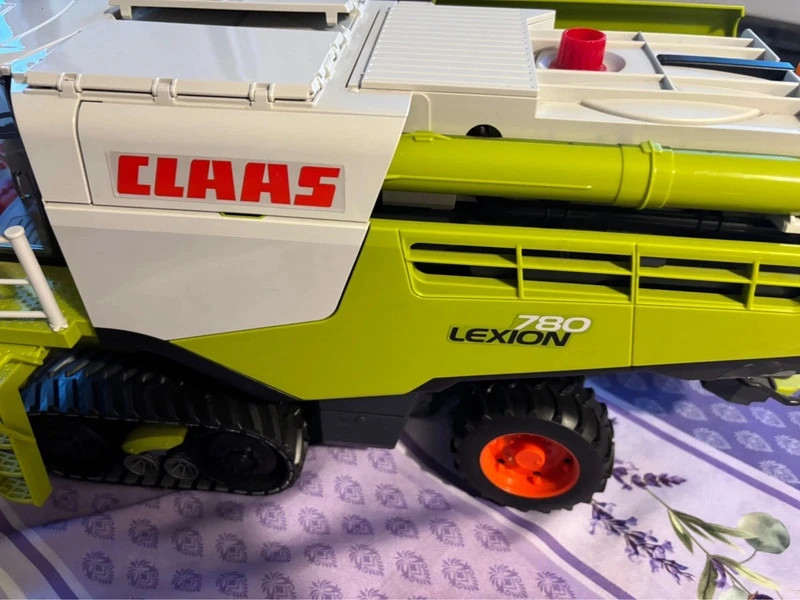 Grande moissonneuse complète – superbe état – Claas – taille 5 ans / 110 cm 2