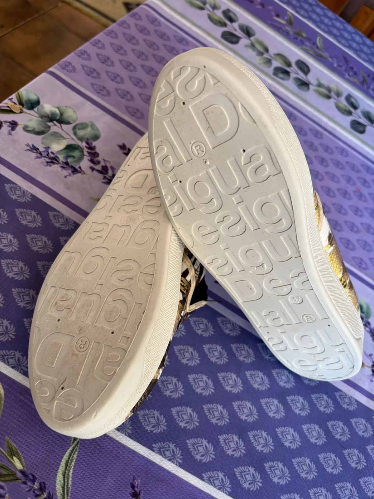 Baskets slip-on imprimées dorées – Desigual – taille 37 2
