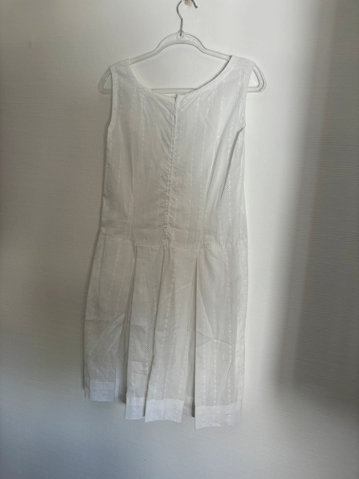 Robe blanche sans manches – Zara – taille M / 38 / 10 2