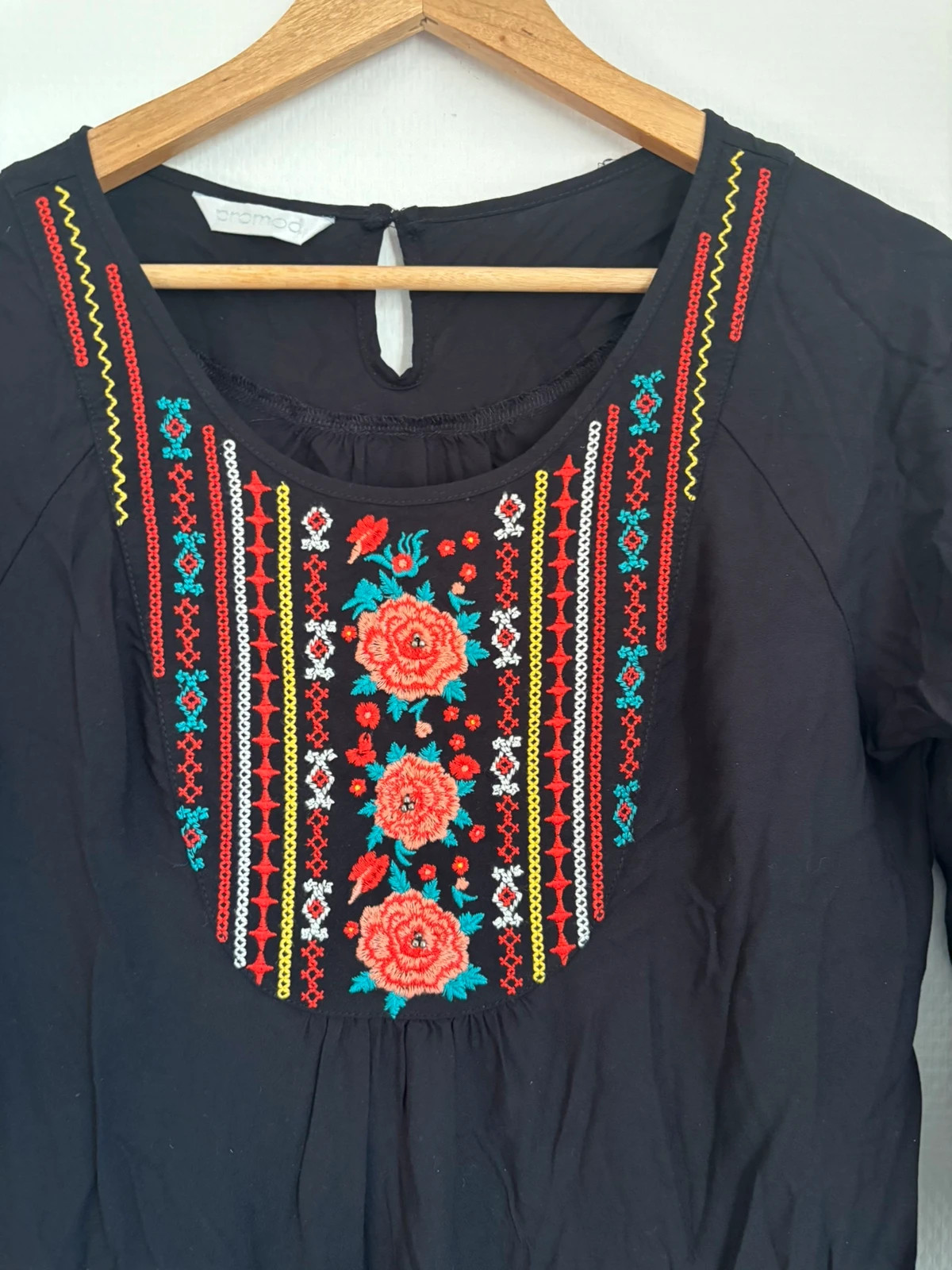 Robe noire brodée – Promod – taille M / 38 / 10 2