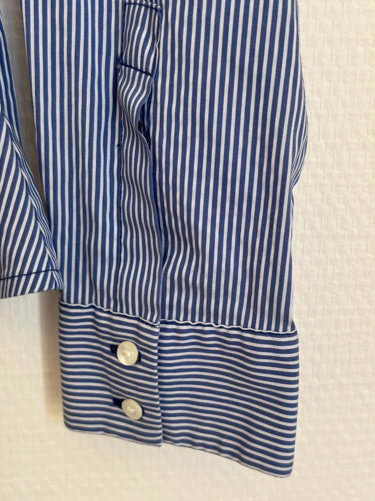 Chemise cintrée à fines rayures – Mango – taille XS / 34 / 6 3