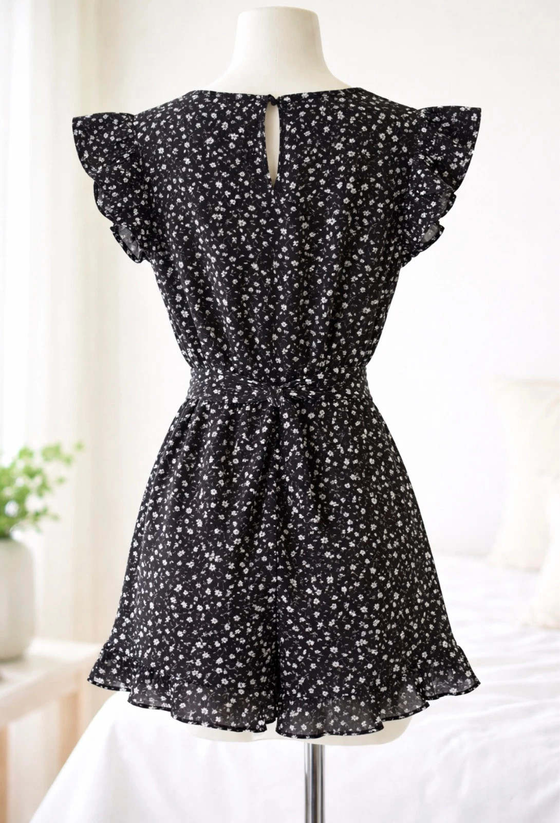 Combishort noir fleuri volanté style bohème – Shein – taille S / 36 / 8 2