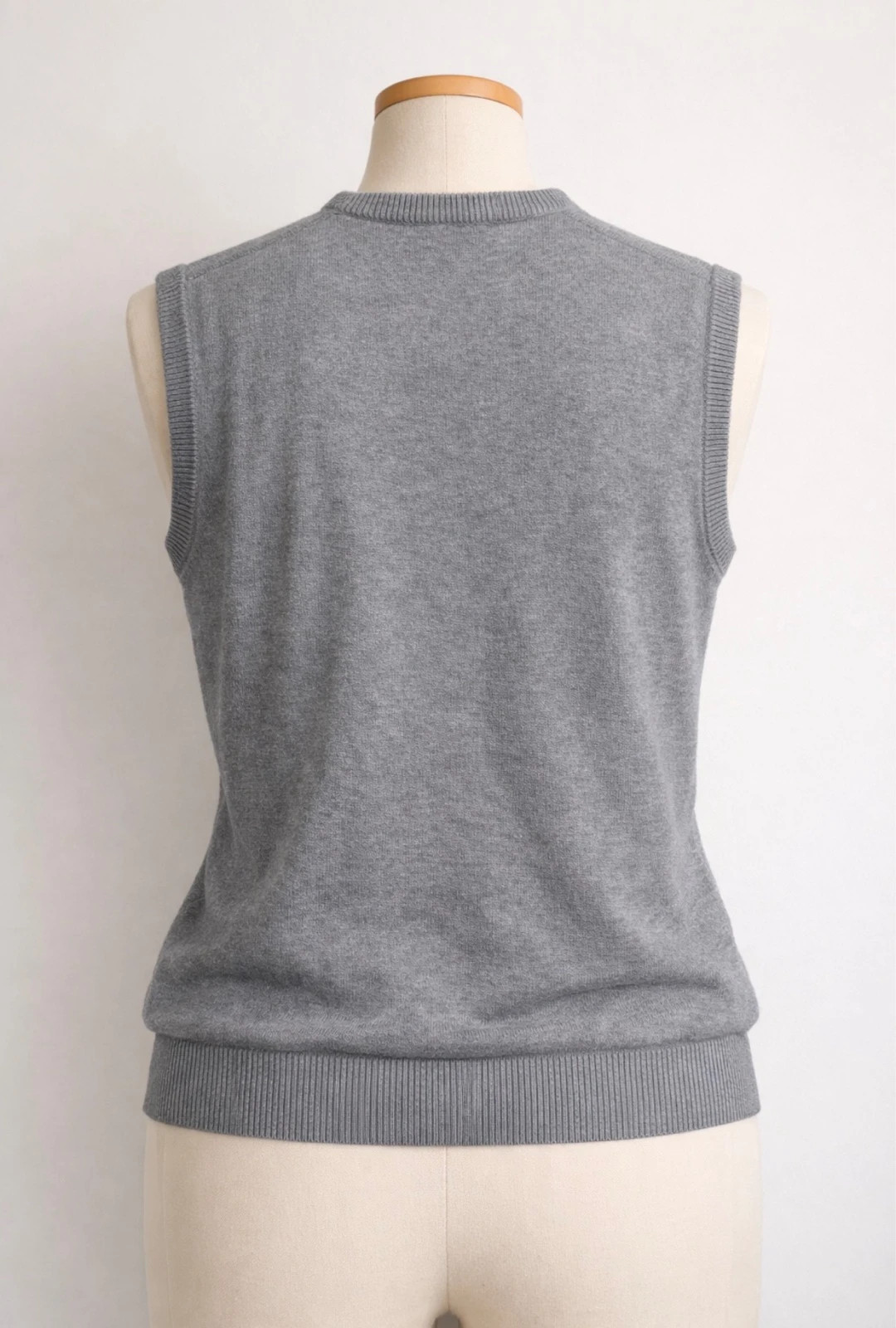 Pull sans manches gris motif losanges – style preppy chic – penout – taille S 2