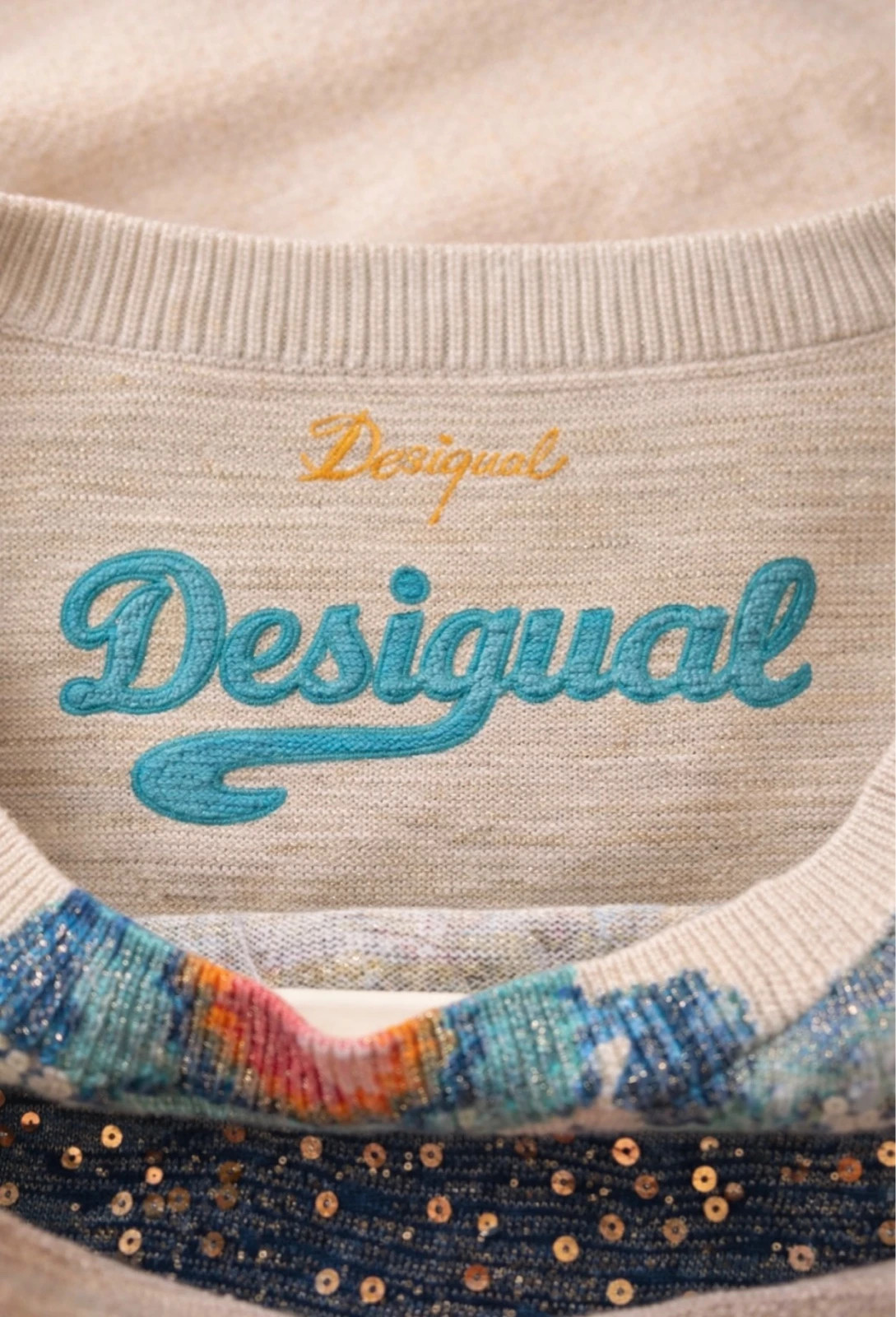 Pull Desigual mandala sequins beige – Parfait état – Taille M – Desigual – taille M / 38 / 10 3