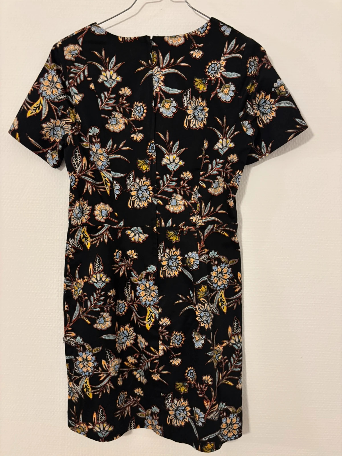 Robe fleurie cintrée – New Look – taille XS / 34 / 6 2