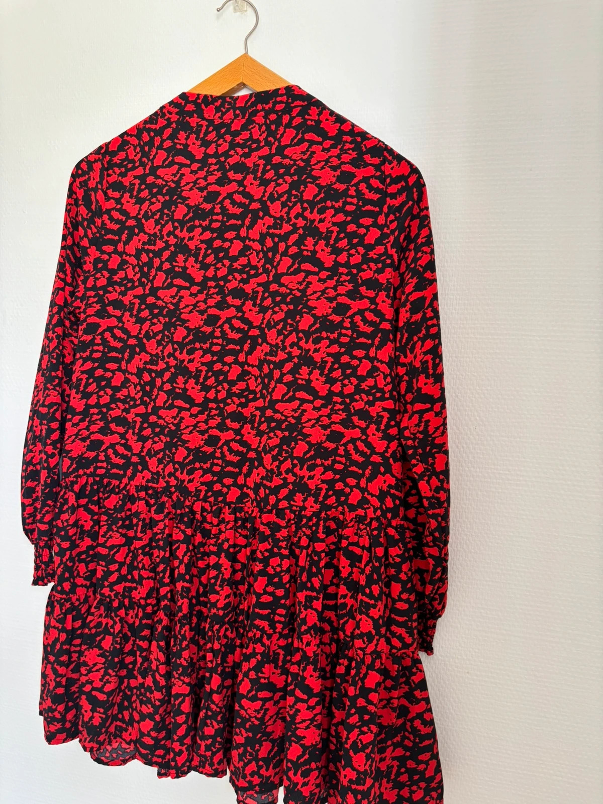 Robe fluide rouge et noire imprimée manches longues – La City – taille L / 40 / 12 2