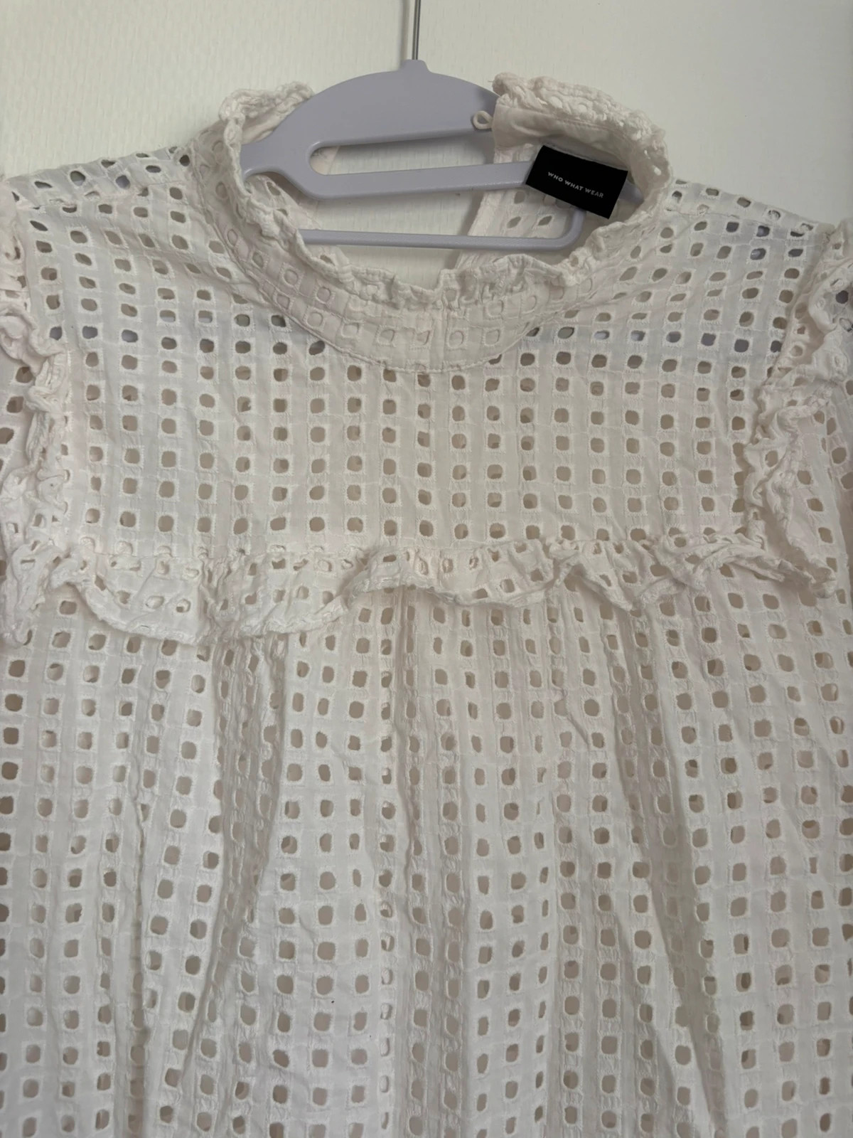 Chemisier blanc ajouré à volants – Who What Wear – taille L / 40 / 12 3