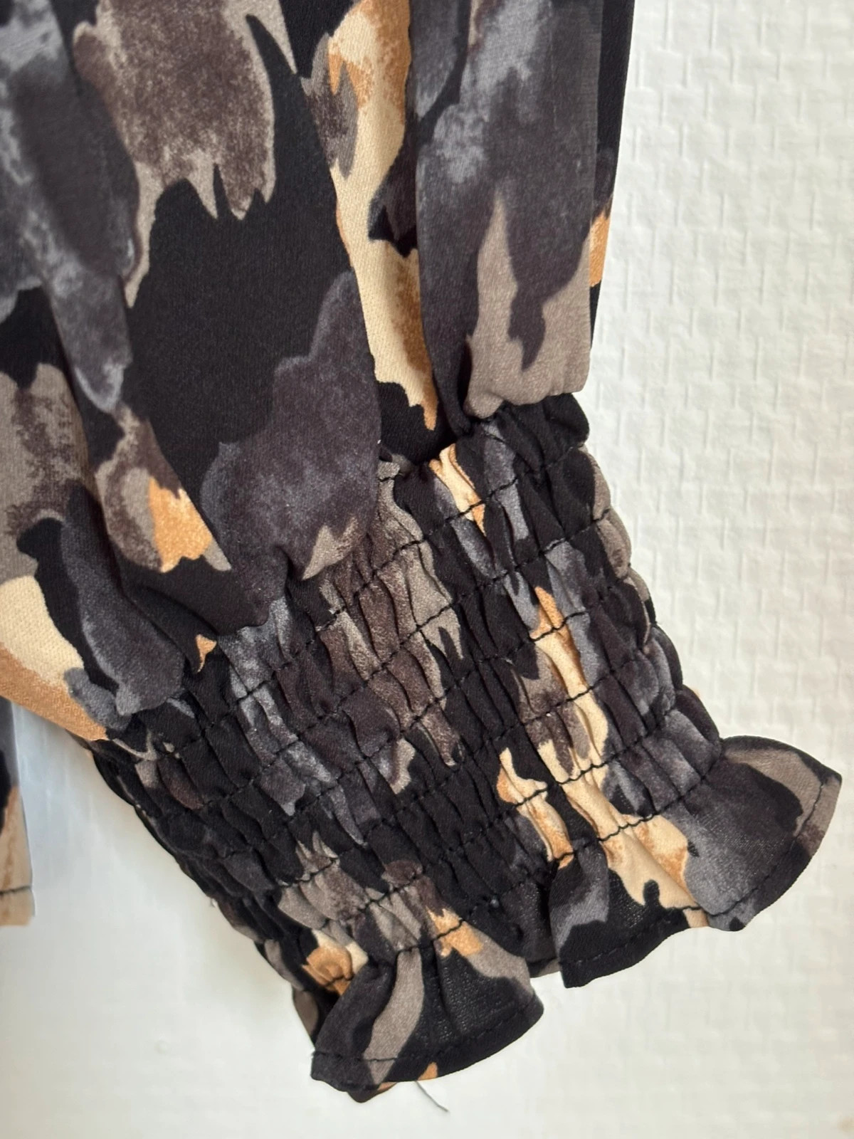 Chemisier fluide imprimé léopard chic à col volanté – Unika Paris – taille M / 38 / 10 5