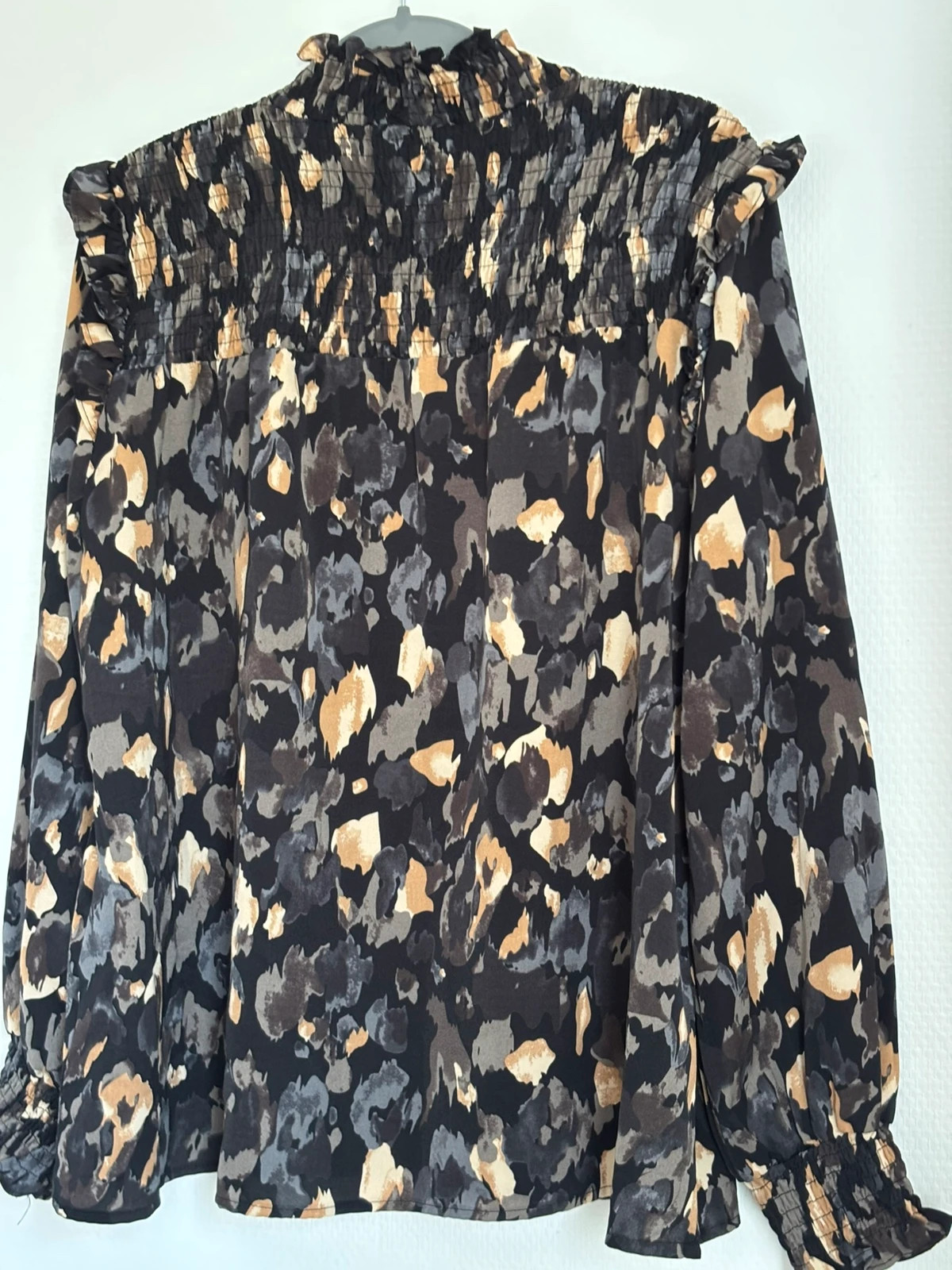Chemisier fluide imprimé léopard chic à col volanté – Unika Paris – taille M / 38 / 10 2