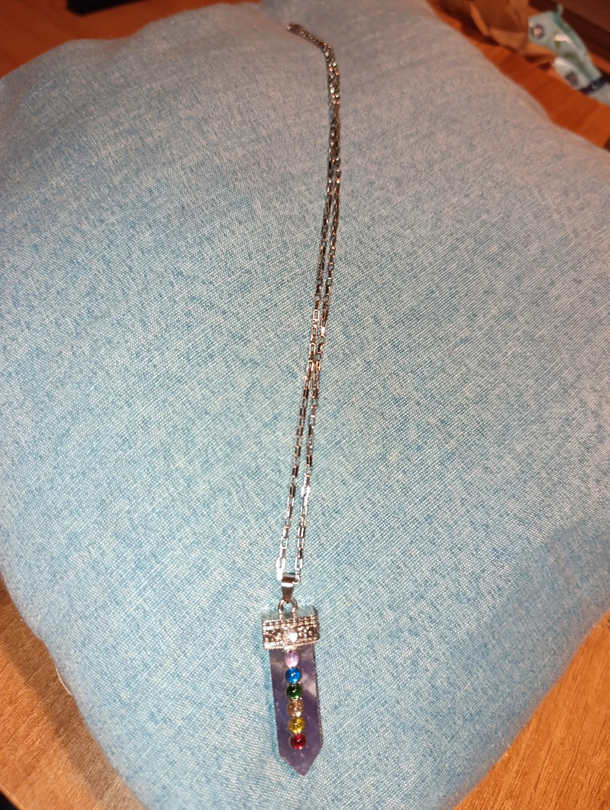 Collar acero plateado Amatista 7 Chakras 60 cms
