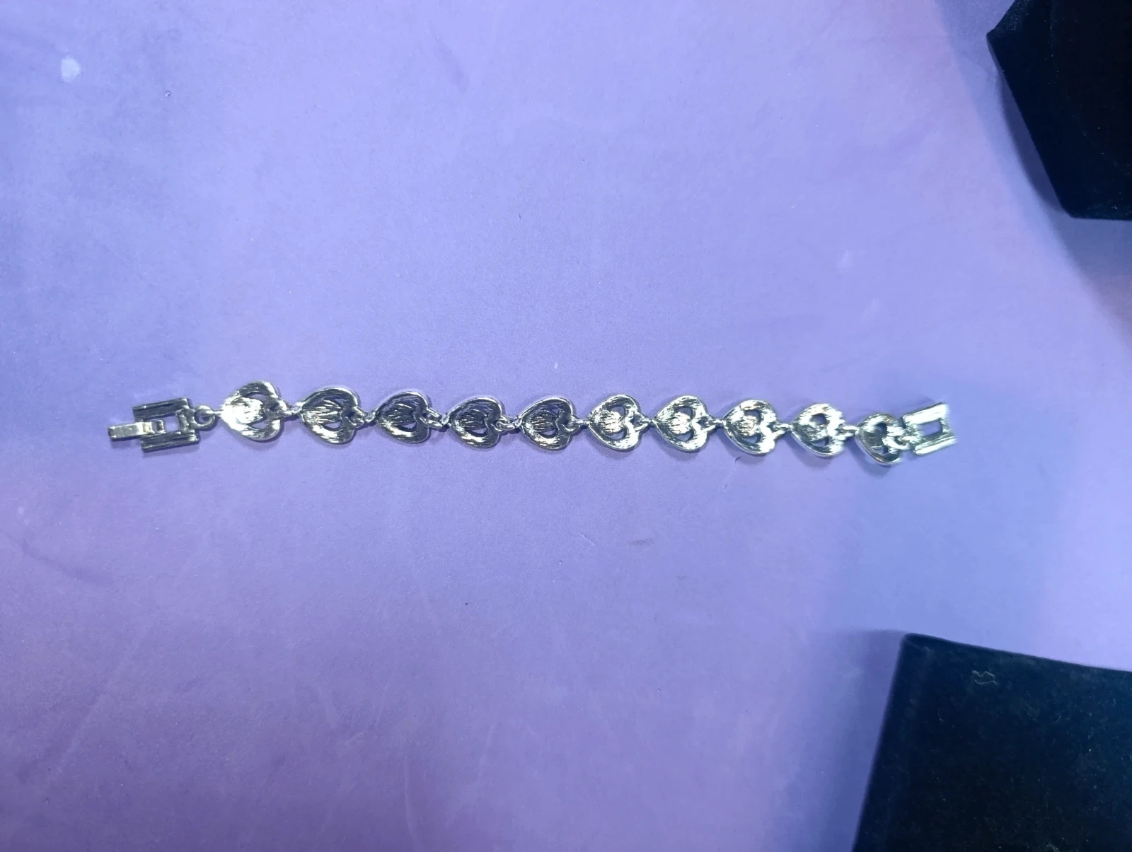 Pulsera corazones de acero y lágrimas verdes – pulsera 3