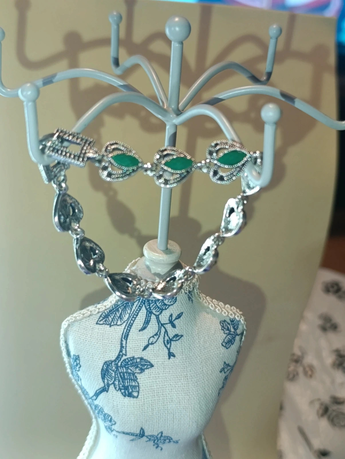 Pulsera corazones de acero y lágrimas verdes – pulsera 5