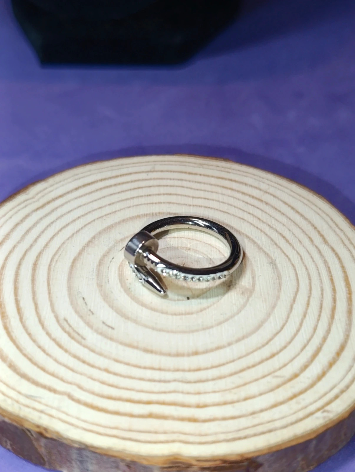 Anillo diseño Clavo acero y circonitas Talla 7 ½