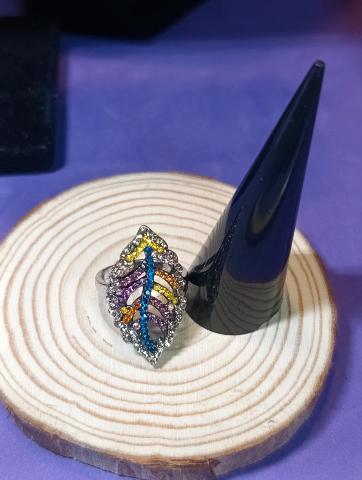 Anillo de Hoja de acero y cristales multicolor Talla 10