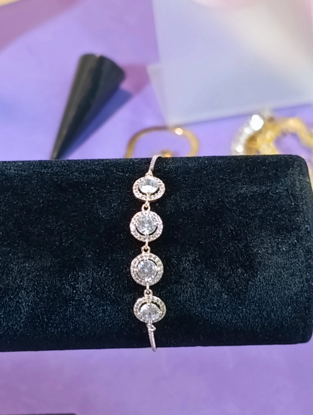 Pulsera acero dorado con cuatro circonitas – pulsera 4