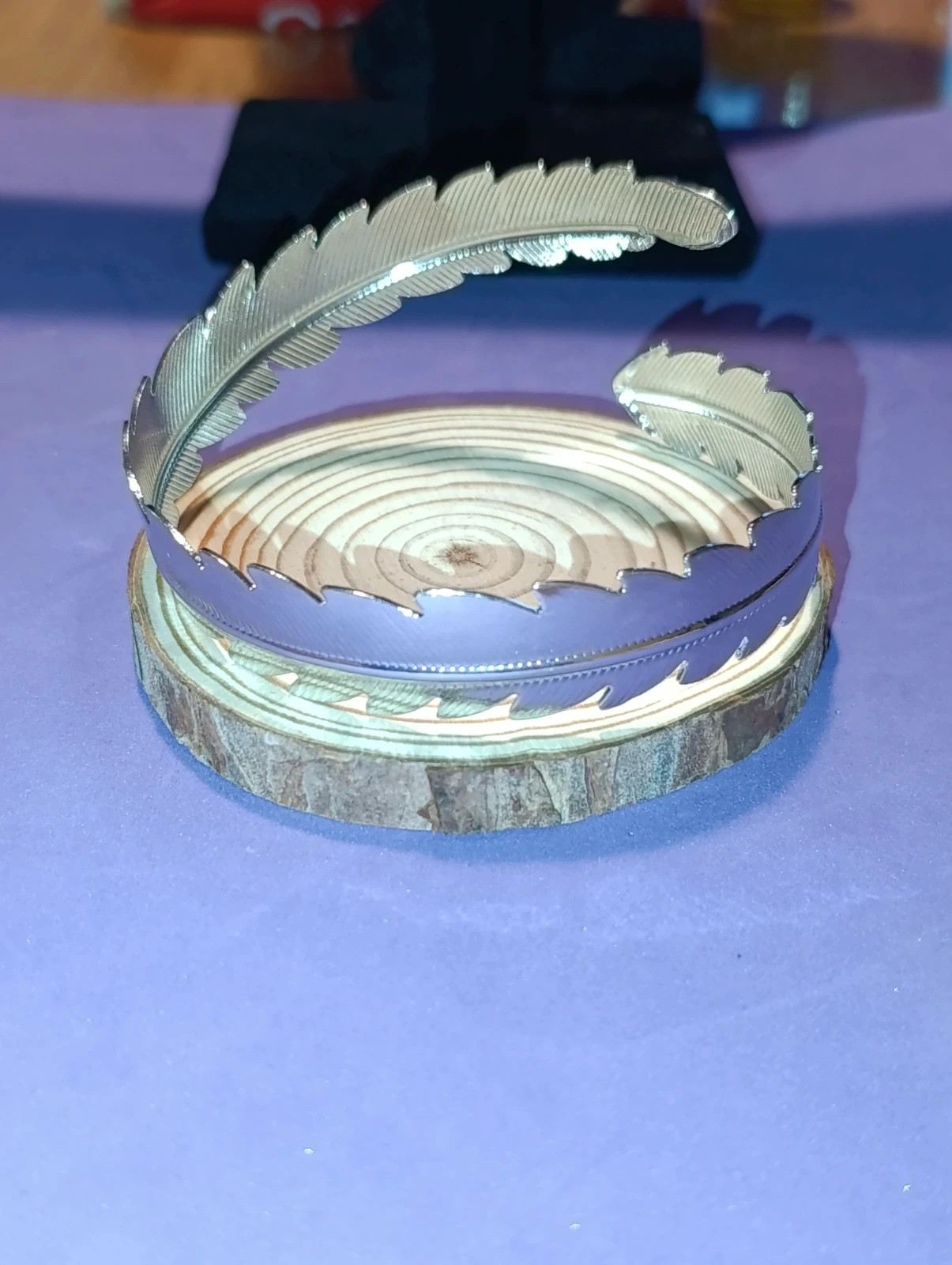 Brazalete acero plateado diseño romano de hoja
