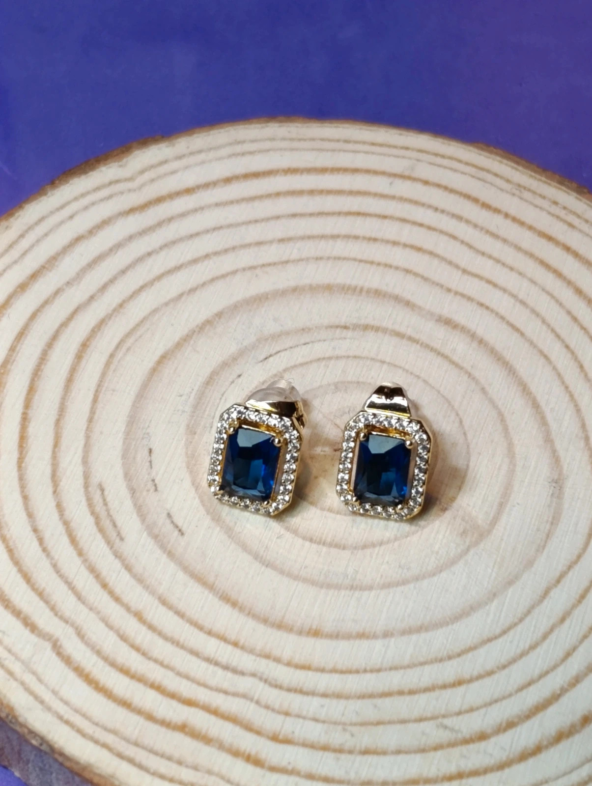 Pendientes oro laminado y circonitas blancas y azul