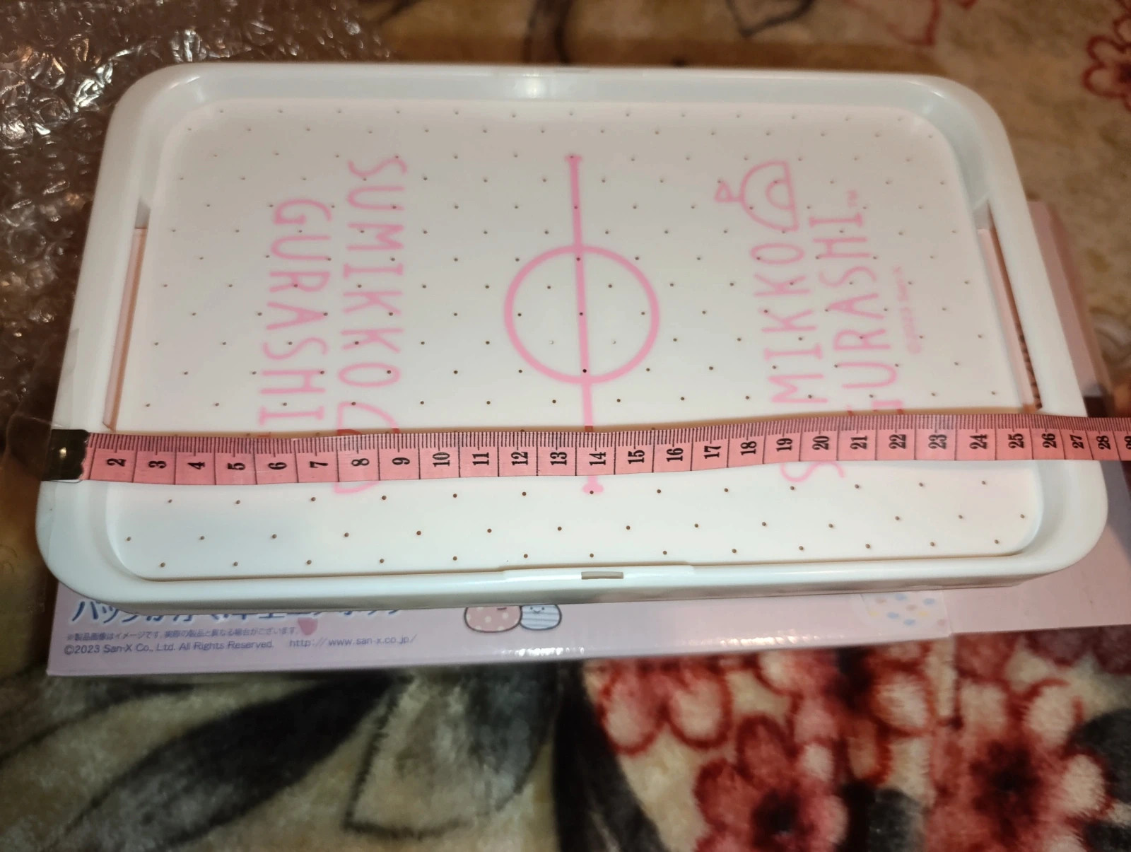 Juego mesa Air Hockey SumikkoGurashi + Lata colección – sumikkogurashi 5