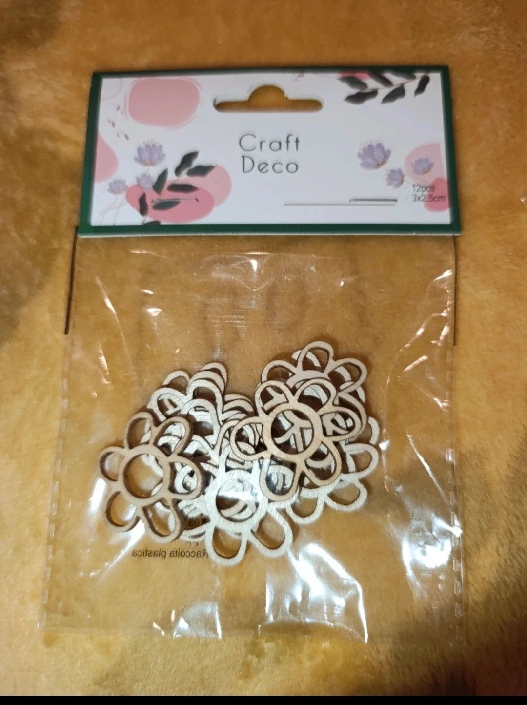 Lote de abalorios acrilicos letras y flores de madera – Craft 5