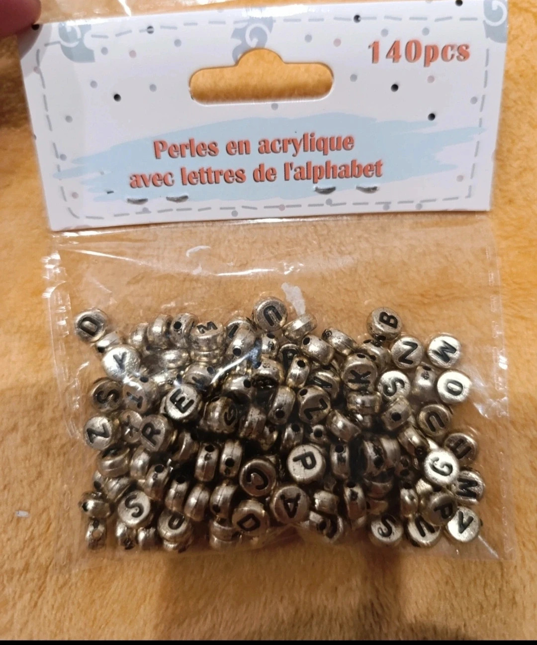 Lote de abalorios acrilicos letras y flores de madera – Craft 4
