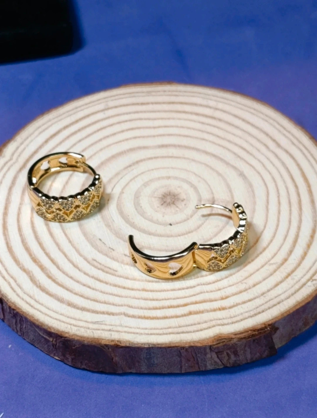 Pendientes de acero dorado, circonitas y diseño corazones – Pendientes – taille Taille unique 2