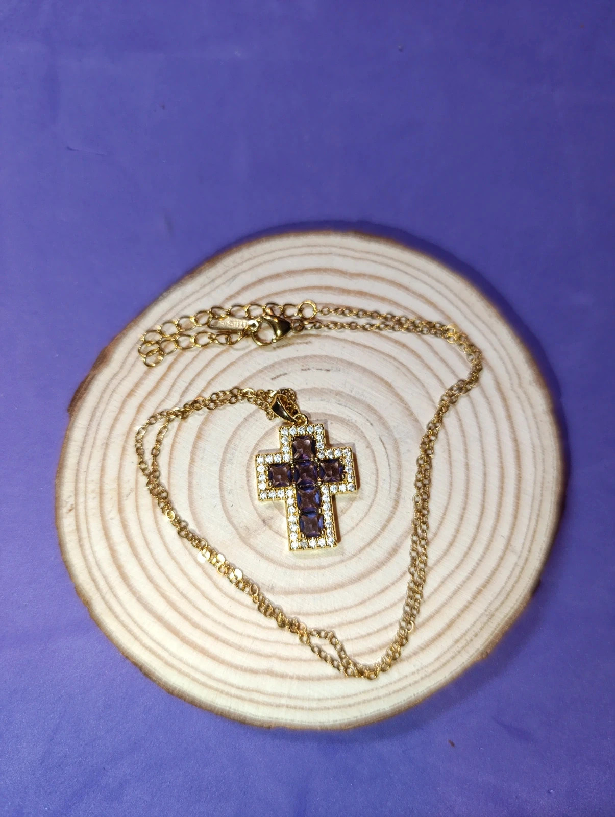 Collar de acero dorado con Cruz morada 46 cms – COLLAR 5
