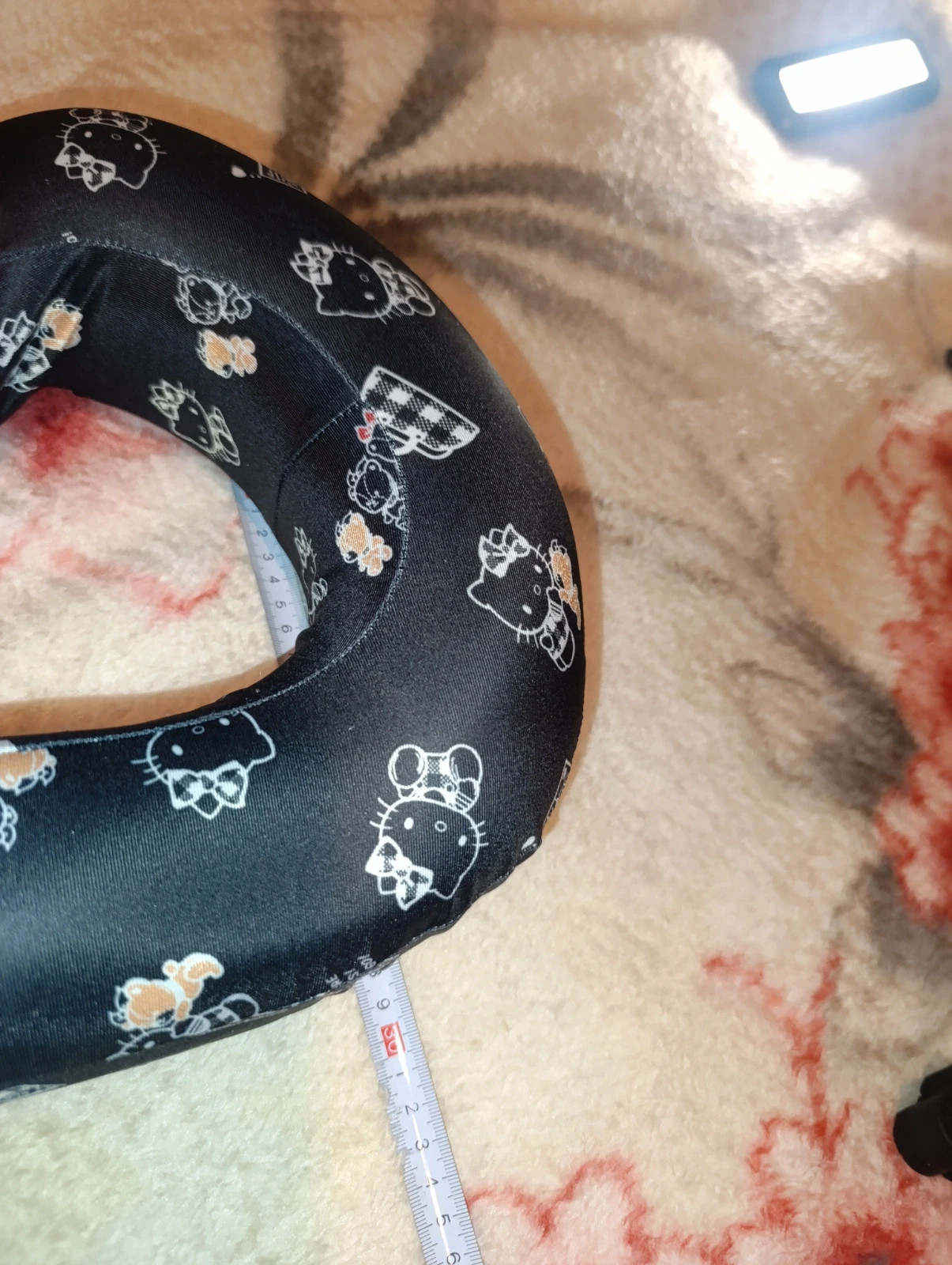 Almohada de viaje de Hello Kitty Sanrio – Sanrio 2